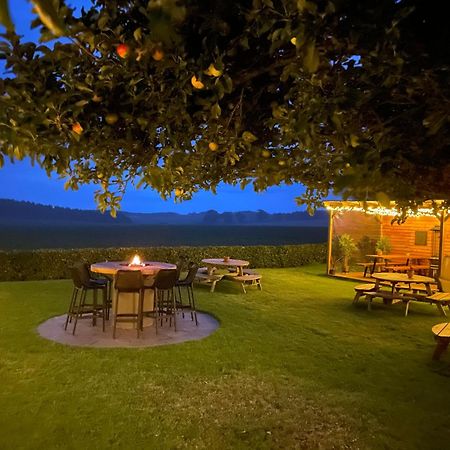 Allanton Inn Bagian luar foto
